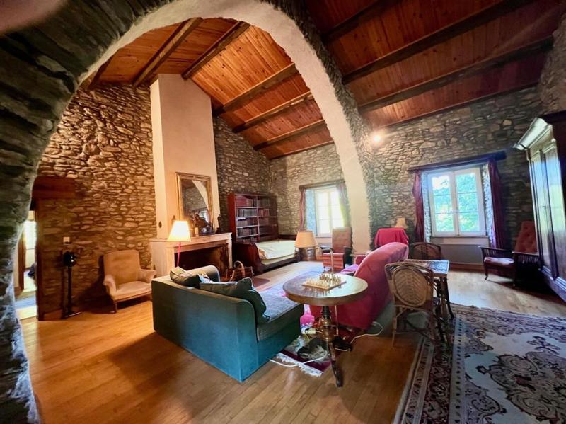 Maison ancienne - 204 m² - 6 pièces