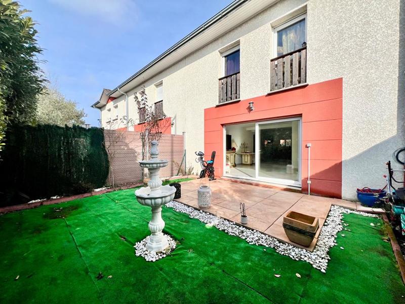 Maison - 98 m² - 5 pièces