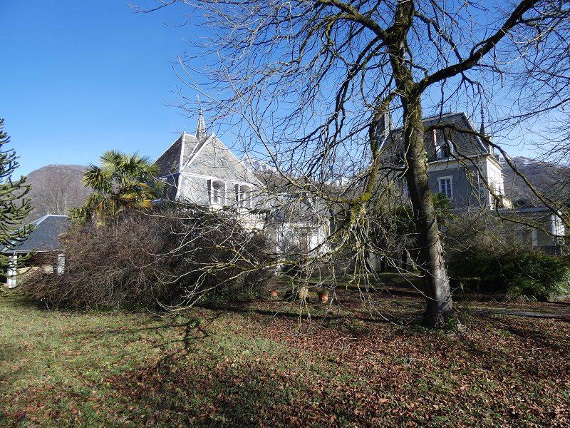 Château - 481 m² - 13 pièces