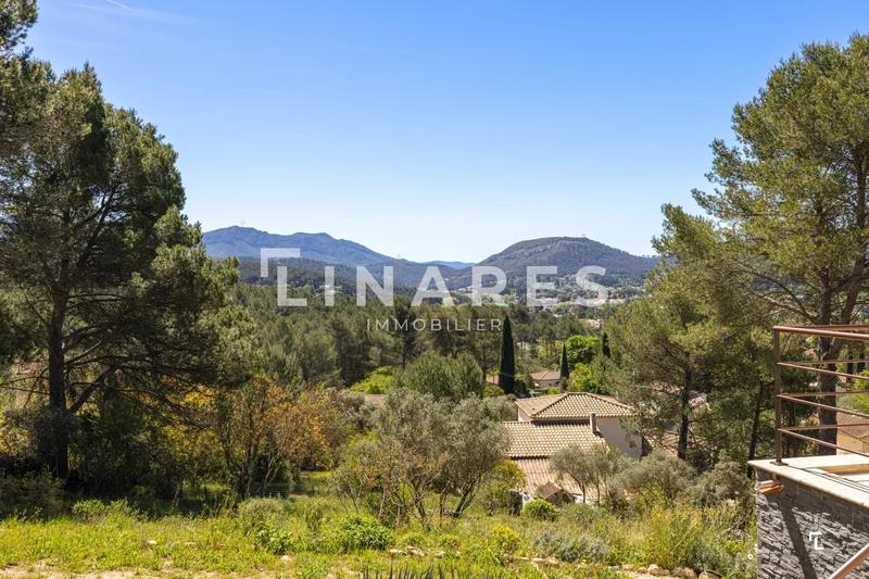 Maison - 215 m² - 6 pièces