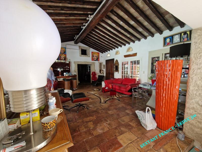 Bastide - 610 m² - 25 pièces