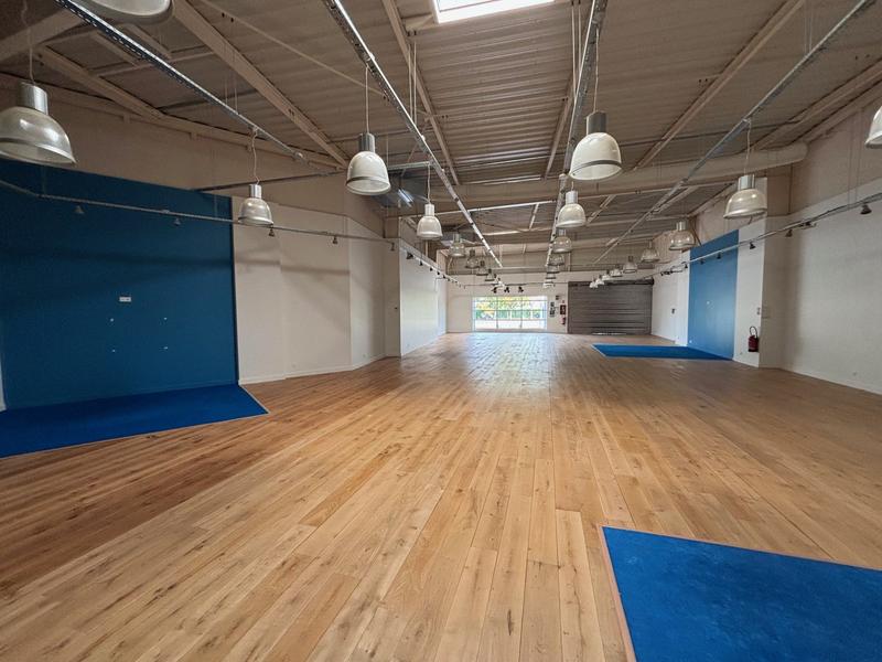 Local commercial - 409 m²