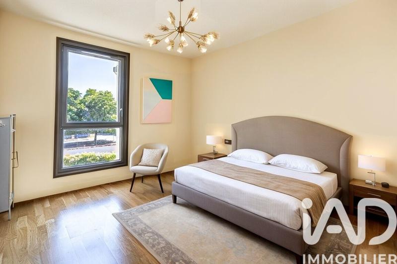 Appartement - 111 m² - 5 pièces