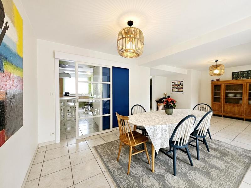 Maison - 204 m² - 9 pièces