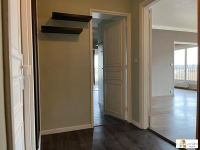 Appartement - 80 m² - 4 pièces