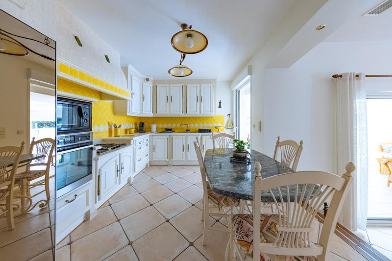 Maison - 161 m² - 5 pièces