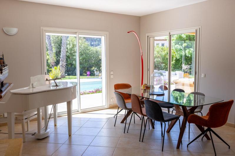 Maison - 243 m² - 5 pièces