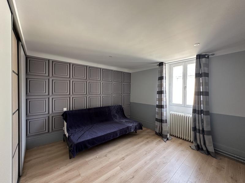 Maison - 270 m² - 8 pièces