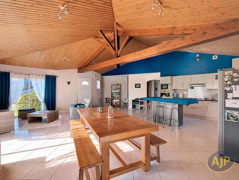 Maison - 148 m² - 6 pièces