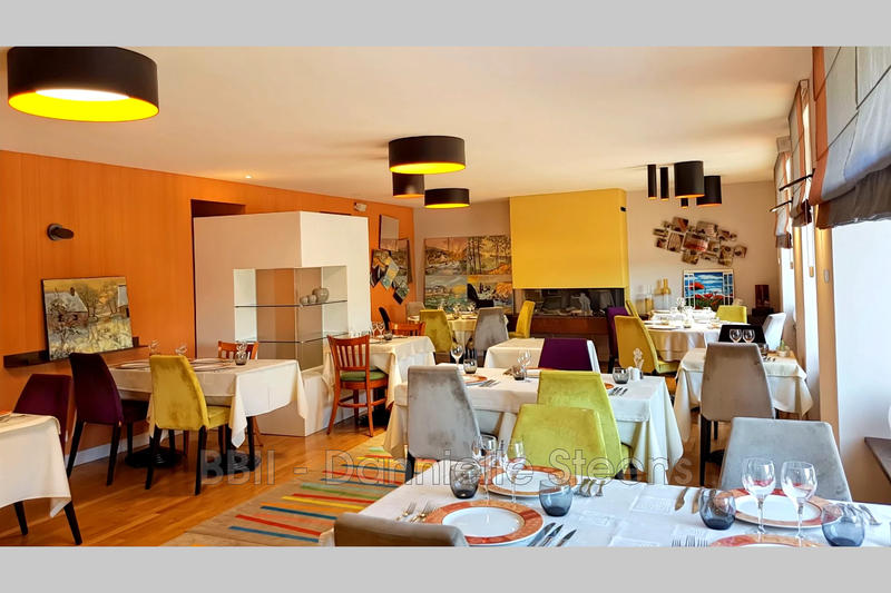 Maison - 340 m² - 12 pièces