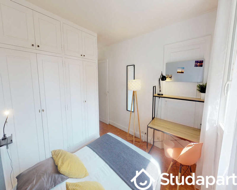 Chambre - 70 m² - 1 pièce