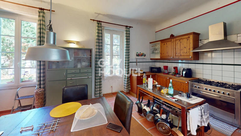 Maison - 506 m² - 12 pièces