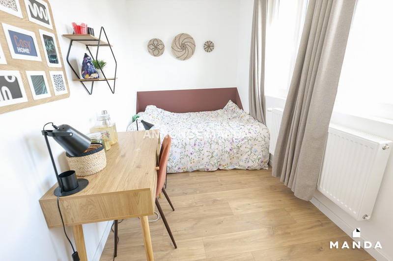 Chambre - 10 m² - 4 pièces