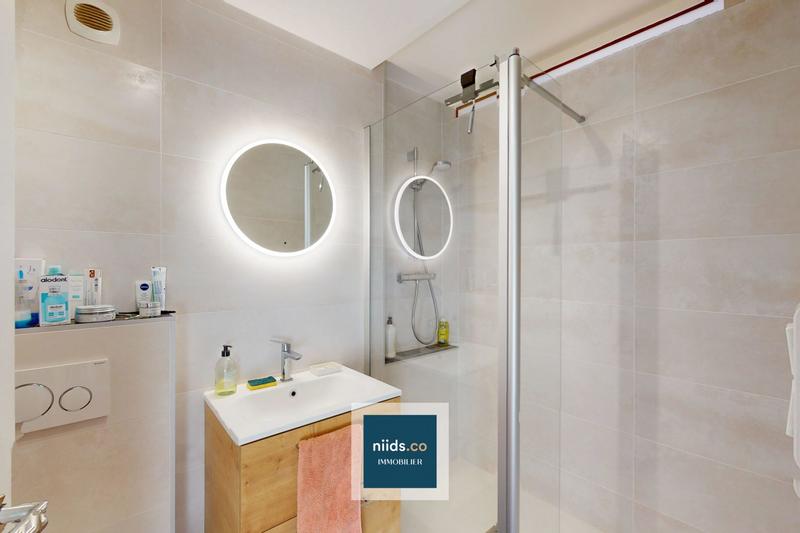 Maison - 308 m² - 7 pièces