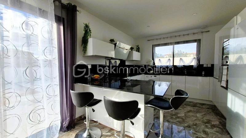 Villa - 100 m² - 4 pièces