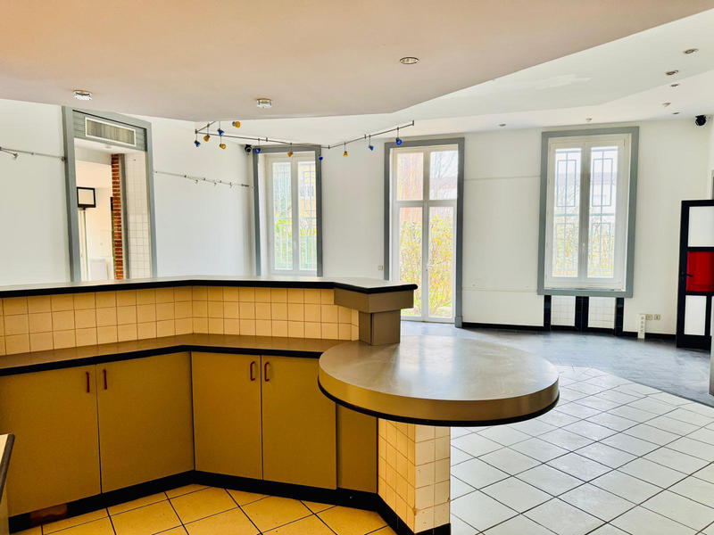 Appartement - 179 m² - 6 pièces