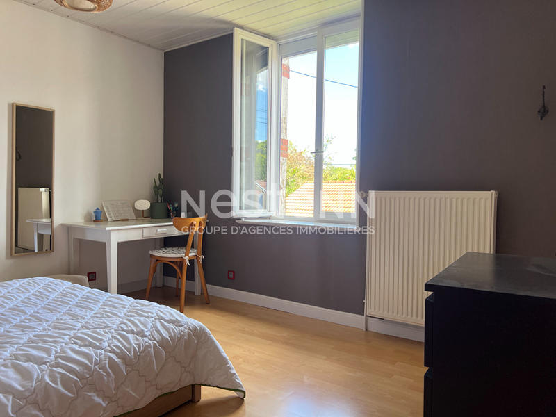 Maison - 221 m² - 7 pièces