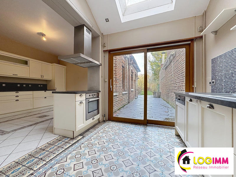 Maison - 170 m² - 9 pièces