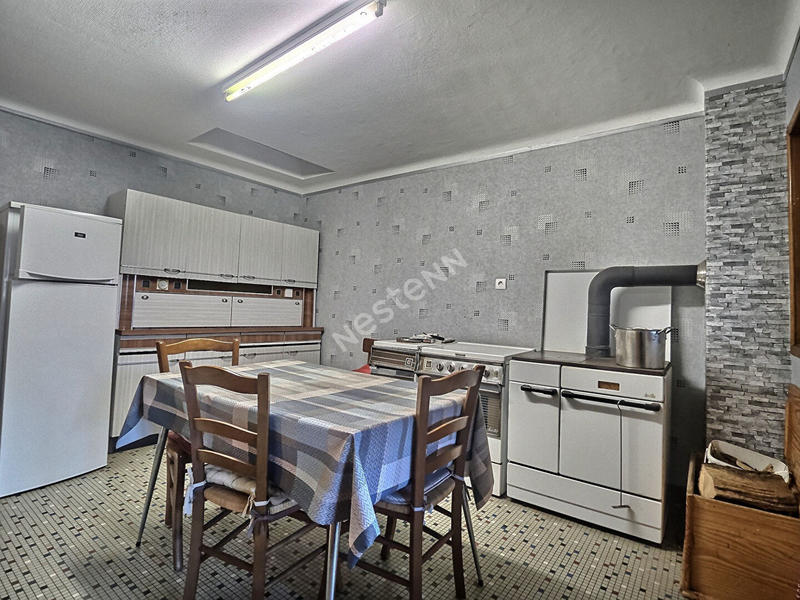 Maison - 208 m² - 8 pièces