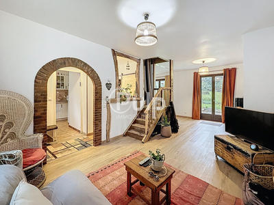 Maison - 91 m² - 7 pièces