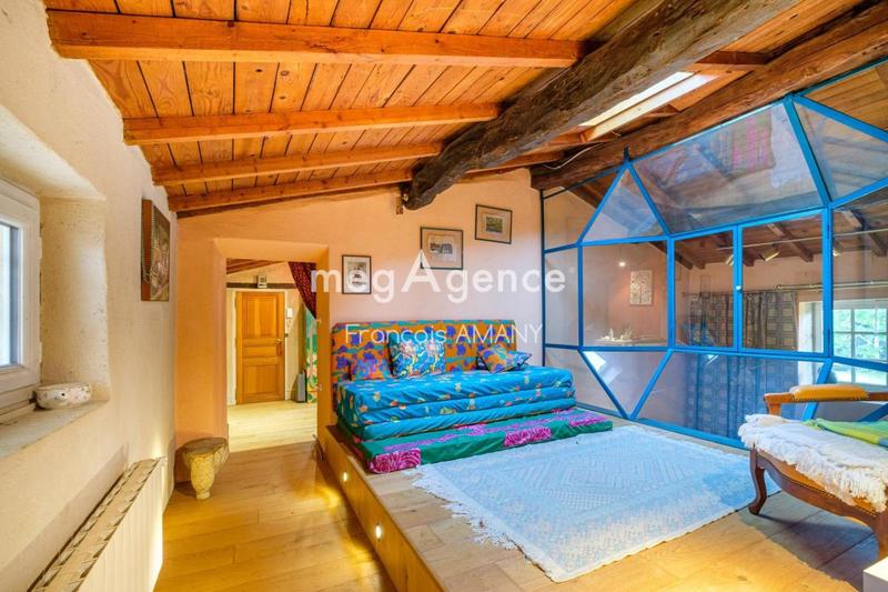 Maison en pierre - 250 m² - 8 pièces