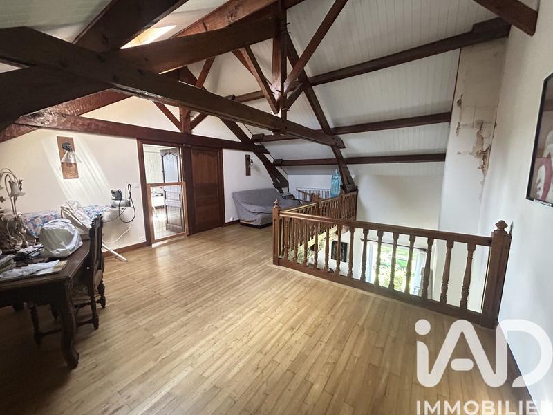 Maison - 221 m² - 6 pièces