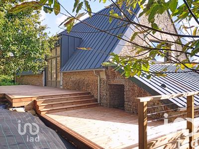 Maison - 210 m² - 7 pièces