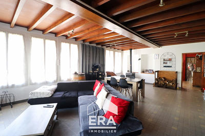 Maison - 285 m² - 10 pièces