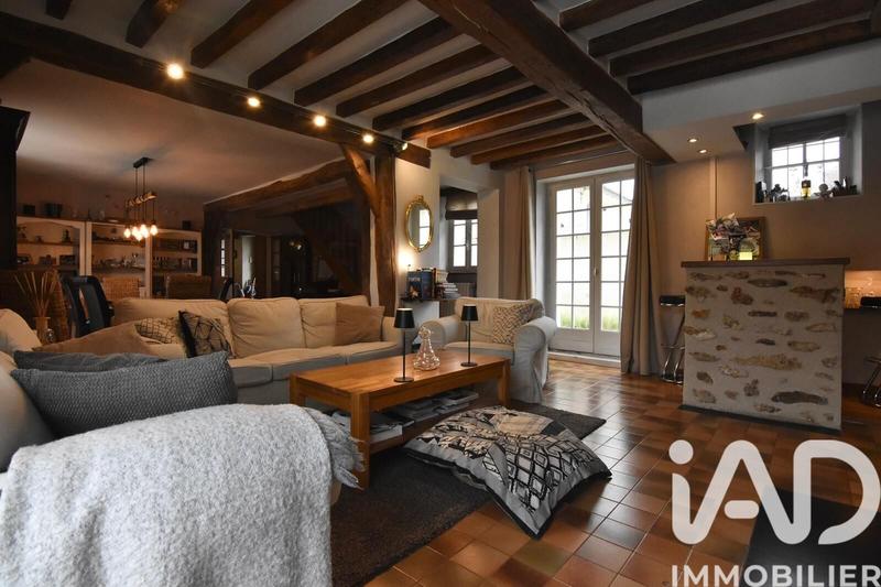 Maison - 204 m² - 6 pièces
