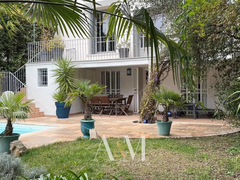 Villa - 202 m² - 6 pièces