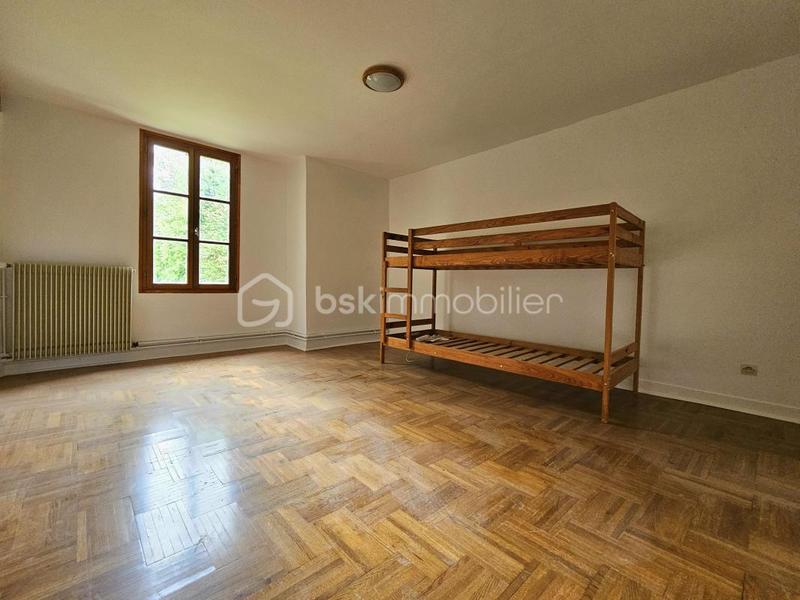 Moulin - 196 m² - 8 pièces