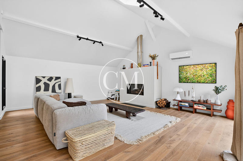 Maison - 215 m² - 6 pièces