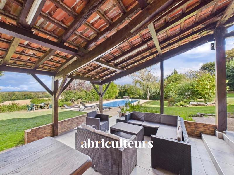 Maison ancienne - 235 m² - 8 pièces