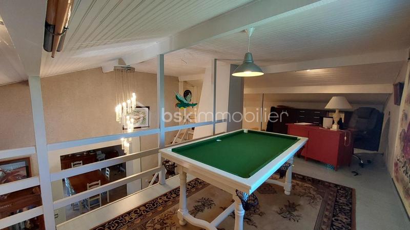 Maison - 235 m² - 8 pièces