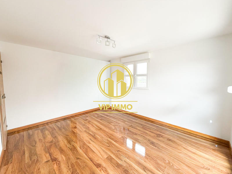 Maison - 220 m² - 10 pièces