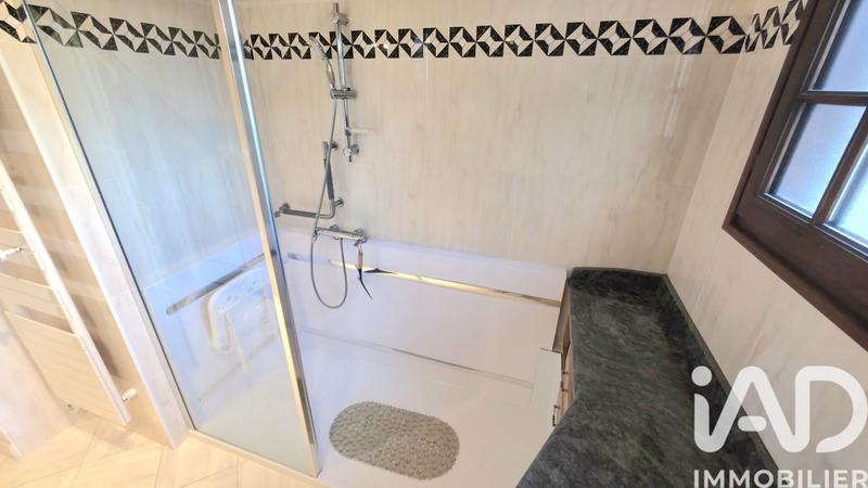 Maison - 196 m² - 7 pièces