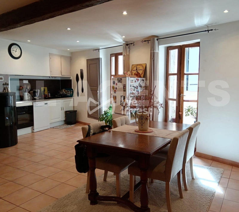 Maison - 144 m² - 9 pièces
