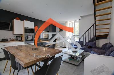 Immeuble - 214 m² - 8 pièces