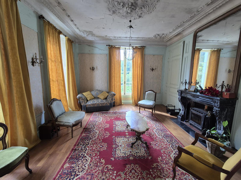 Maison - 430 m² - 12 pièces