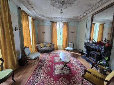 Maison - 430 m² - 12 pièces