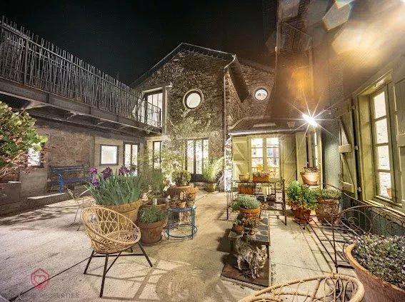 Maison chambre d'hôtes - 380 m²