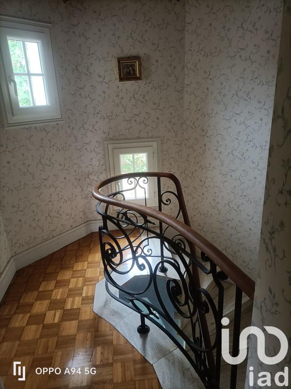 Maison - 168 m² - 9 pièces