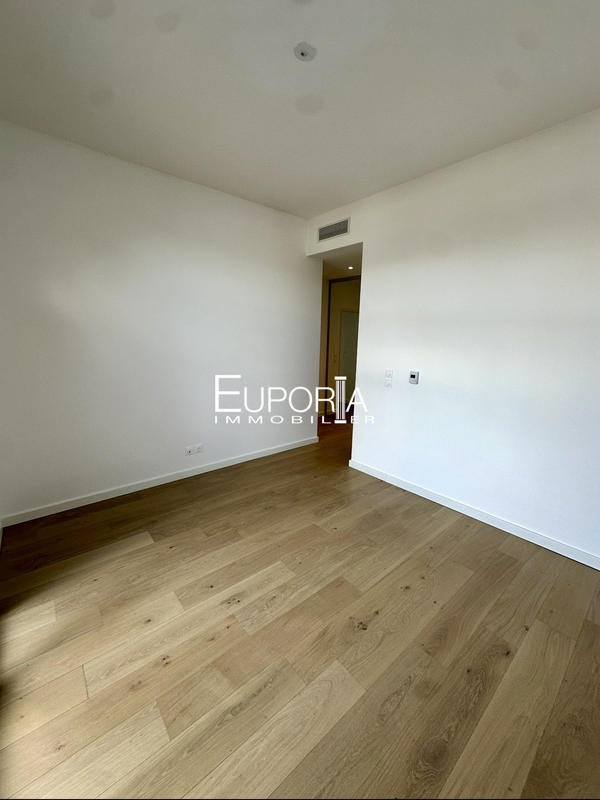 Appartement - 121 m² - 5 pièces