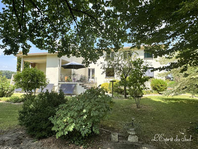 Maison - 198 m² - 11 pièces