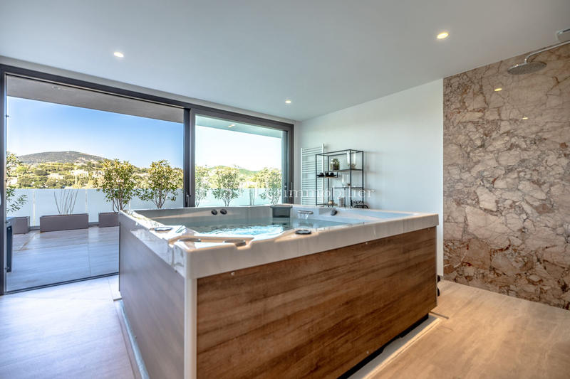 Villa - 297 m² - 8 pièces