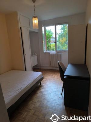 Chambre - 10 m² - 1 pièce