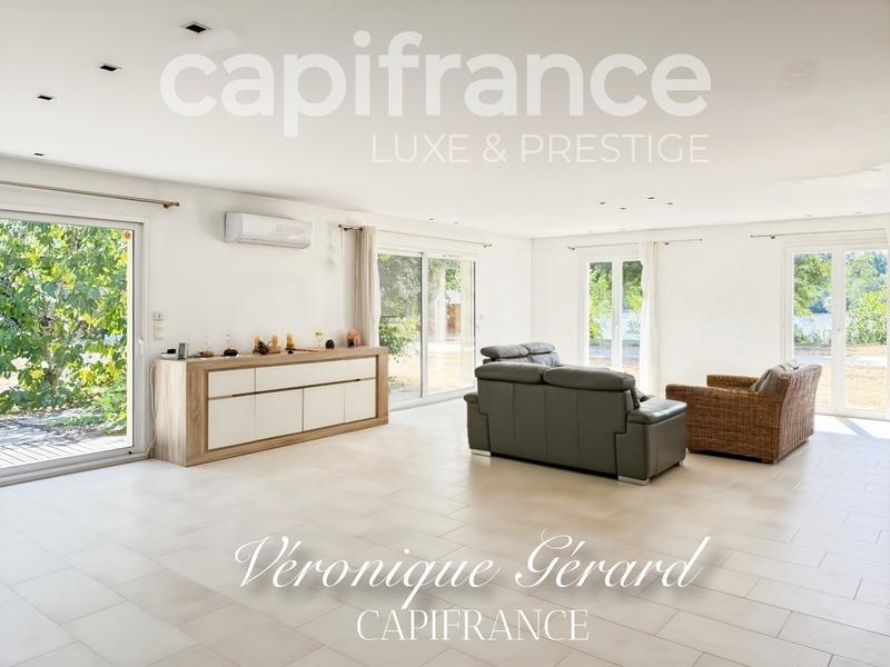 Propriété - 351 m² - 12 pièces