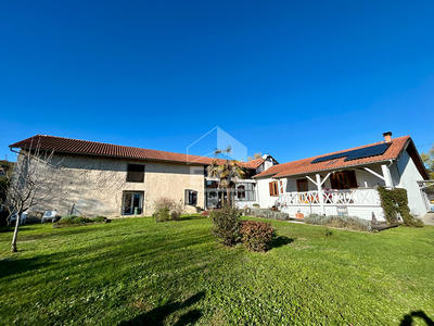 Maison - 263 m² - 7 pièces