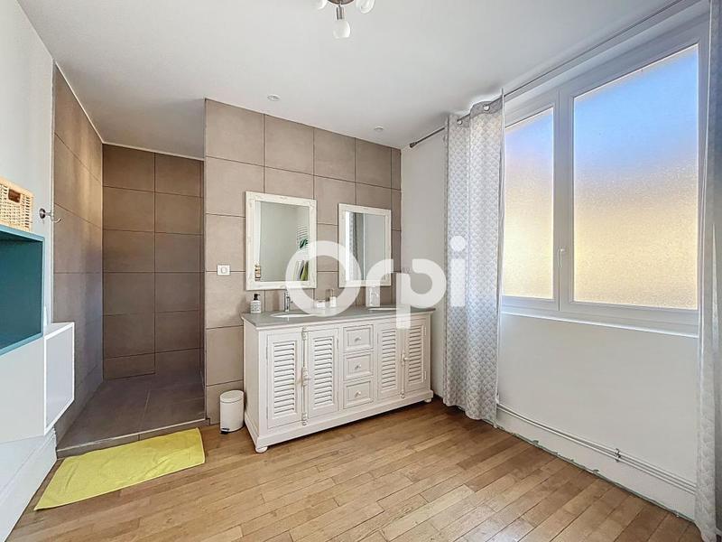 Maison - 280 m² - 7 pièces