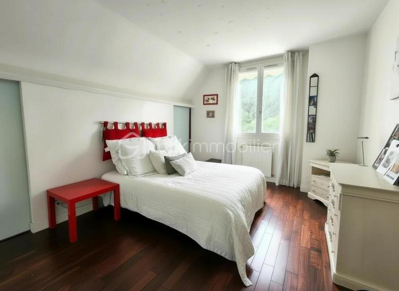 Maison - 154 m² - 8 pièces